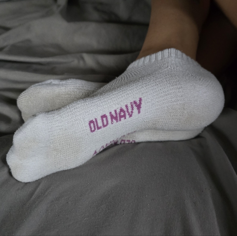 White Old Navy Athletic Socks